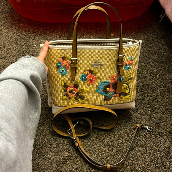 NWT embroidered COACH tote 🧸 - Picture 2 of 4
